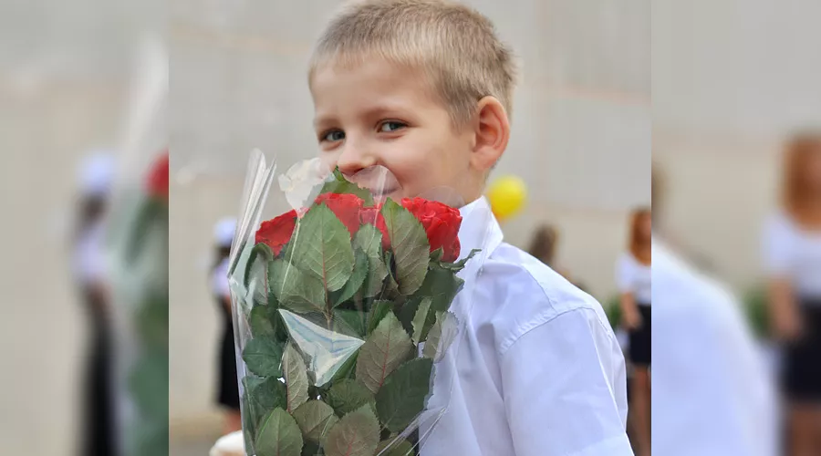 1 сентября в краснодарской школе &copy;&nbsp;Елена Синеок. ЮГА.ру