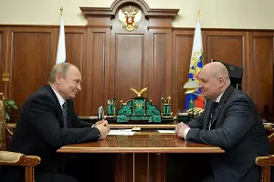 Владимир Путин и Михаил Развожаев &copy;&nbsp;Фото пресс-службы Кремля