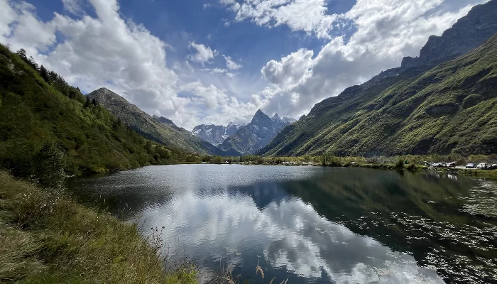 Озеро Туманлы-Кель в Карачаево-Черкесии &copy;&nbsp;Фото Марины Солошко, Юга.ру