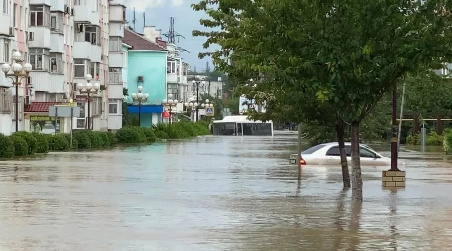 Потоп в Керчи &copy;&nbsp;Фото из паблика &laquo;Керчь.ФМ&raquo; во &laquo;ВКонтакте&raquo;, vk.com/kerchfm