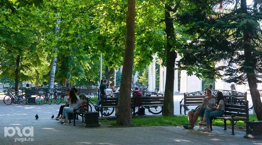 Сквер имени Жукова в Краснодаре &copy;&nbsp;Фото Дмитрия Леснова, Юга.ру