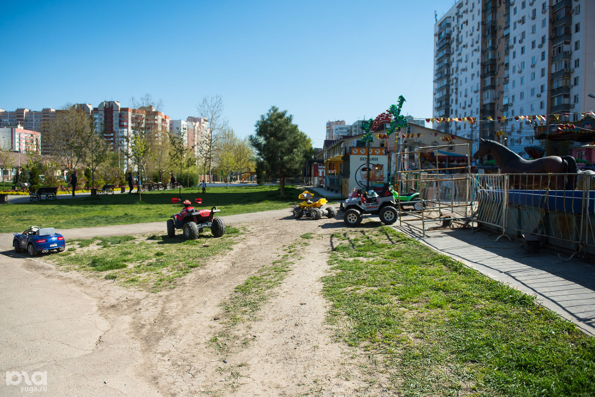 Платановый бульвар, Юбилейный микрорайон © Фото Елены Синеок, Юга.ру