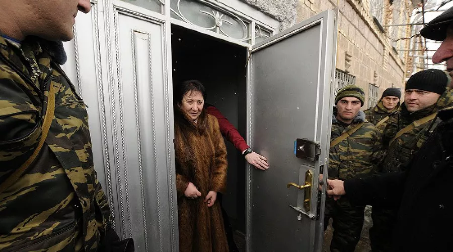 Противостояние после выборов в Южной Осетии. Алла Джиоева &copy;&nbsp;Сергей Карпов. ЮГА.ру