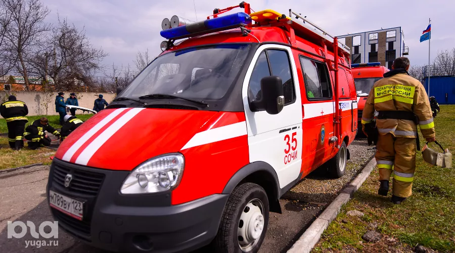 Пожарные &copy;&nbsp;Фото Елены Синеок, Юга.ру