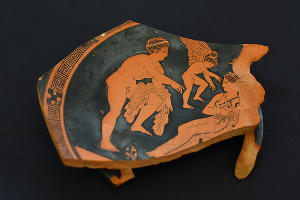 Раскопки в Фанагории. Уцелевшая гробница позднеантичной эпохи © Фото Елены Синеок, Юга.ру