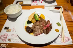 Стейк из говядины кобе &copy;&nbsp;Фото Arman с сайта wikipedia.org