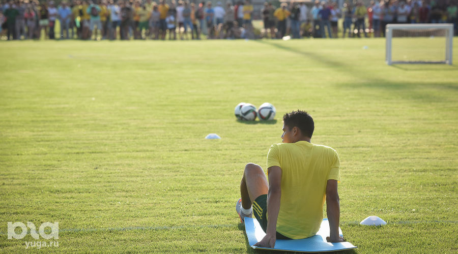 Открытая тренировка ФК "Кубань" &copy;&nbsp;Елена Синеок, ЮГА.ру