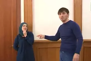  &copy;&nbsp;Скриншот из телесюжета ГТРК &laquo;Грозный&raquo;, опубликованного в инстаграме, https://www.instagram.com/p/B4Apy1KlAsx/
