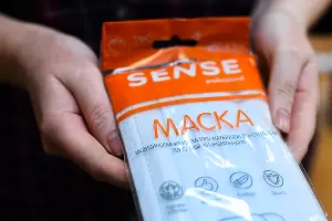 Медицинская маска &copy;&nbsp;Фото Елены Синеок, Юга.ру