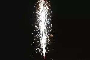 &laquo;Фонтан&raquo; &copy;&nbsp;Кадр из видео канала &laquo;Фейерверки в Абакане&raquo; на youtube.com