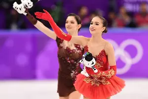 Алина Загитова и Евгения Медведева &copy;&nbsp;Фото из твиттера twitter.com/Olympic