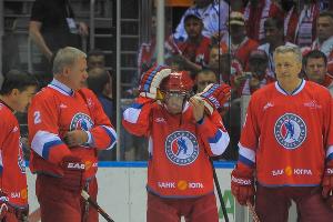 Владимир Путин принял участие в гала-матче Ночной хоккейной лиги в Сочи &copy;&nbsp;Нина Зотина, ЮГА.ру