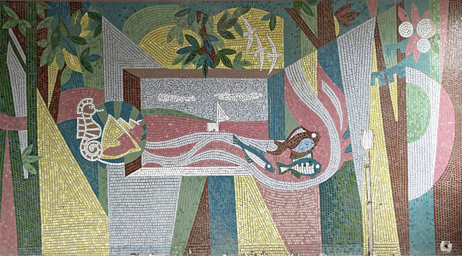 Мозаика в литере Ц по адресу улица Зиповская, 5 © Фото Алексея Угольникова