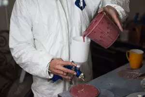 В мастерской Лазаря Щербакова &copy;&nbsp;Фото Елены Синеок, Юга.ру