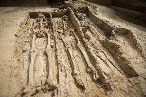 Раскопки в Фанагории. Уцелевшая гробница позднеантичной эпохи © Фото Елены Синеок, Юга.ру