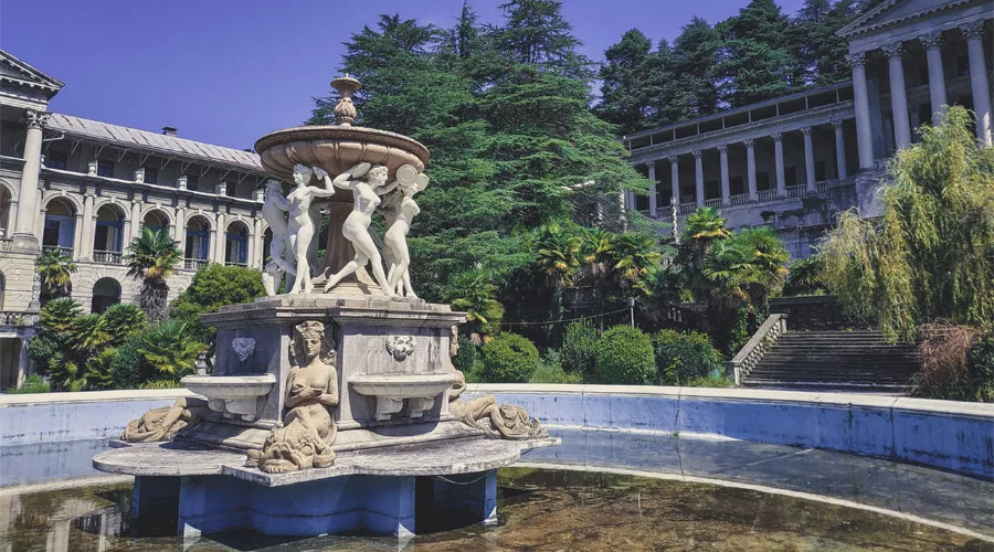 Санаторий Орджоникидзе &copy;&nbsp;Фото Павла Незнанова, unsplash.com