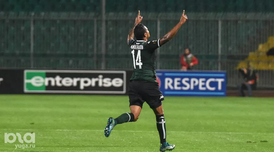 ФК "Краснодар" переиграл "Габалу" в матче группового этапа Лиги Европы. Франсишку Вандерсон &copy;&nbsp;Елена Синеок, ЮГА.ру