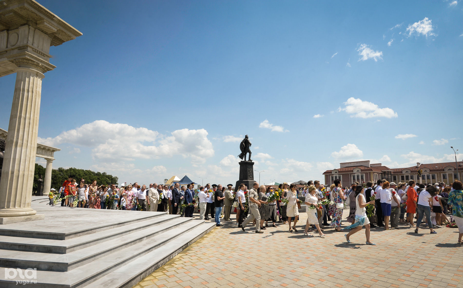 Сейчас михайловск. Ставрополь Михайловск. Скульптурная композиция «Слава российским адмиралам». Михайловск памятник Слава российским адмиралам. Район Адмирал Михайловск.