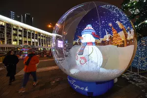 Рождественская ярмарка на Главной городской площади Краснодара &copy;&nbsp;Фото Елены Синеок, Юга.ру