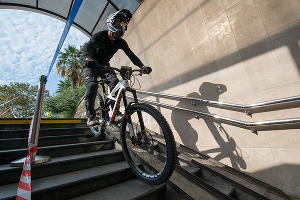 Всероссийская велогонка Drive Urban Downhill в Сочи © Никита Быков, ЮГА.ру