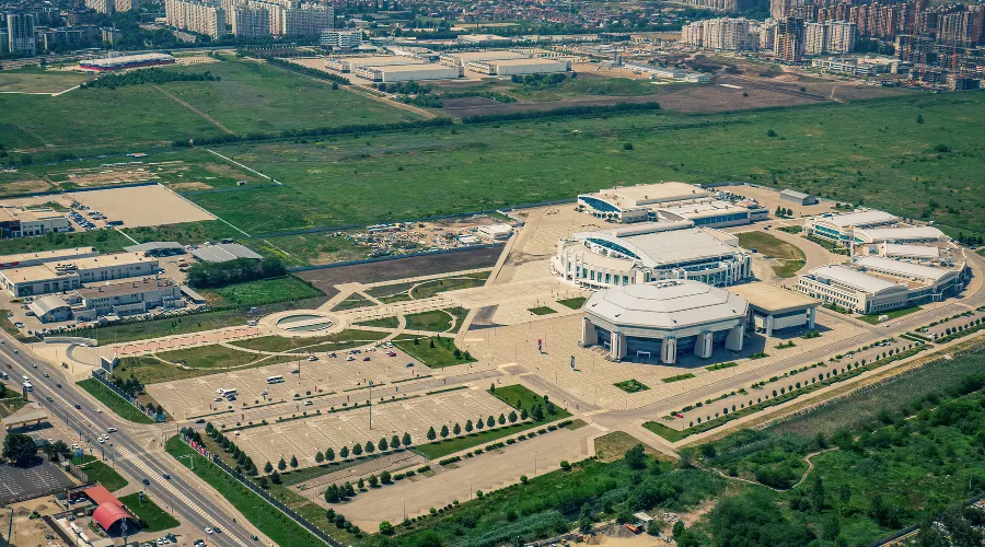 Вид на краснодарские «Город спорта» и музей «Россия — моя история» с высоты птичьего полета &copy;&nbsp;Фото Антона Быкова, Юга.ру