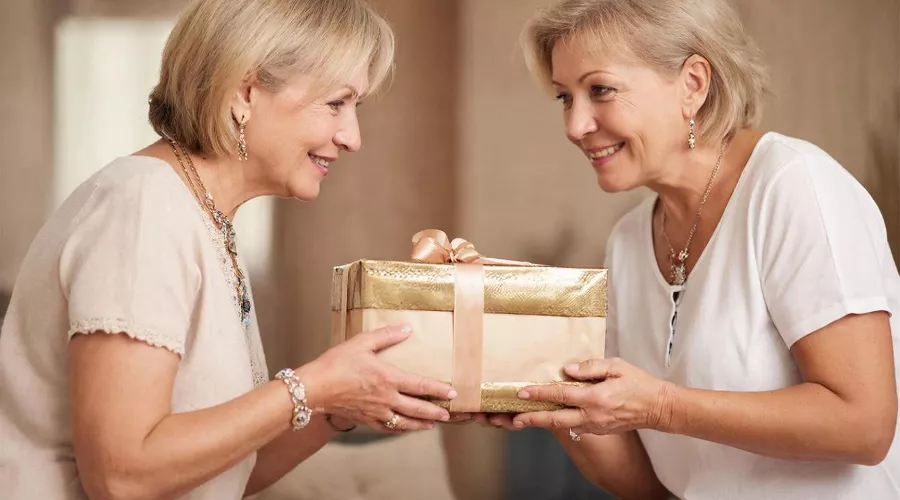 подарок &copy;&nbsp;Изображение сгенерировано нейросетью Gigachat