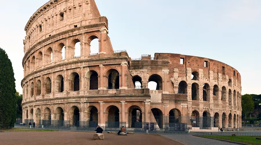 Амфитеатр Флавиев (Колизей) в Риме &copy;&nbsp;Фото FeaturedPics по лицензии Creative Commons