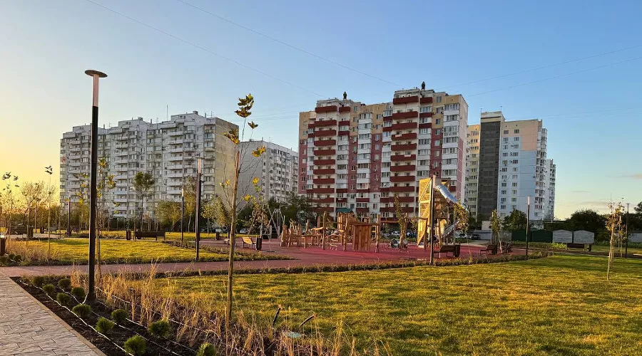  &copy;&nbsp;Фото пресс-службы мэрии Краснодара https://krd.ru/novosti/glavnye-novosti/evgeniy-naumov-osmotrel-novyy-skver-izumrudnyy-i-prilegayushchuyu-territoriyu/