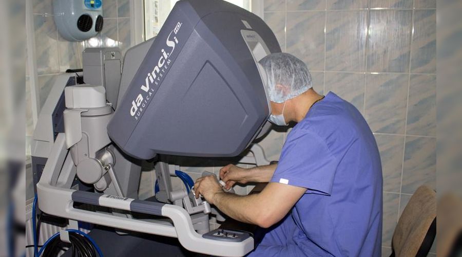 Кибер нож аджибадем. Робот хирург да винчи. Простатэктомия роботом «да винчи». Робот да винчи простата. Робот да винчи простата.