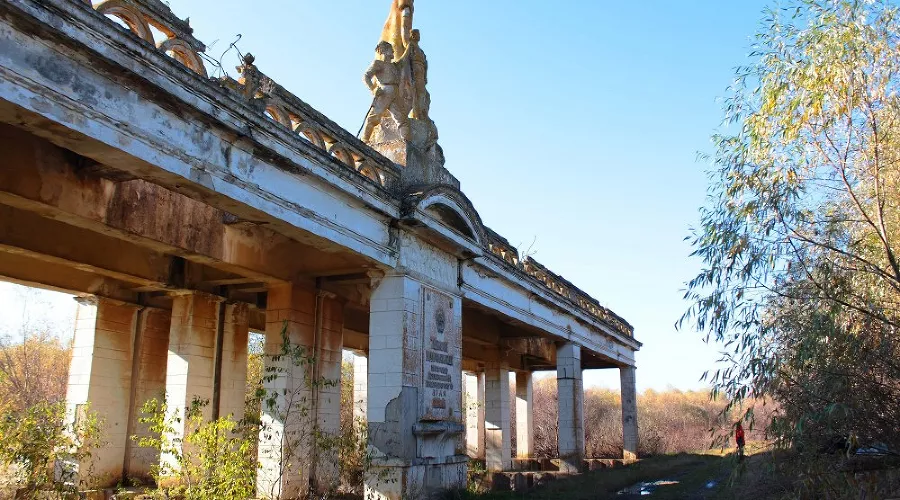 Сооружения Тщикского водохранилища и дамбы, 2013 год &copy;&nbsp;Фото Али Креймер из блога exordinary-krd.livejournal.com