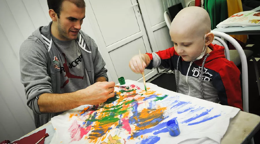 Благотворительная акция ПБК "Локомотив-Кубань" и ЮГА.ру "Добро своими руками" &copy;&nbsp;Елена Синеок, ЮГА.ру