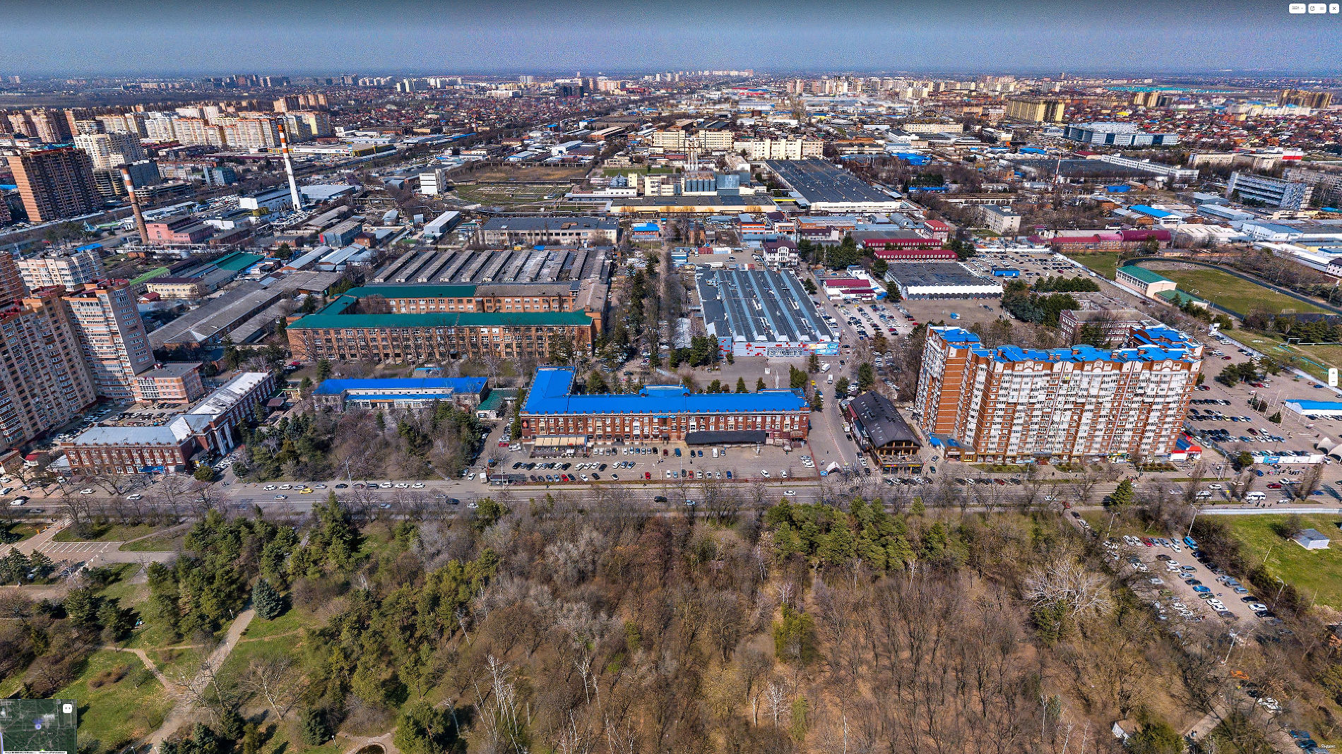 Вид на ЗИП от Чистяковской рощи © Скриншот панорамы yandex.ru/maps 2021 года
