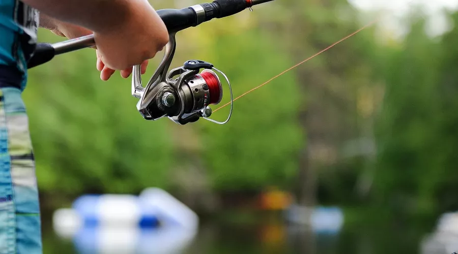 рыбалка &copy;&nbsp;Фото Clark Young, https://unsplash.com/