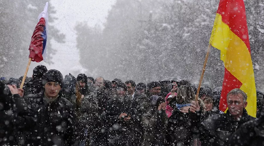 Митинг в поддержку Аллы Джиоевой &copy;&nbsp;Сергей Карпов. ЮГА.ру