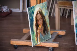 В мастерской Валерия и Инны Цукахиных &copy;&nbsp;Фото Елены Синеок, Юга.ру