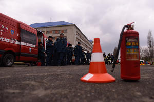 Соревнования МЧС по спасению пострадавших в автомобильной аварии © Фото Елены Синеок, Юга.ру