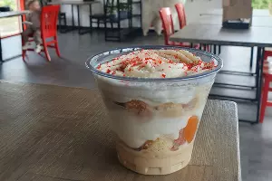 Десерт &laquo;Три молока&raquo; в кафе &laquo;Пача Мама&raquo; с бататом на курорте &laquo;Роза Хутор&raquo; &copy;&nbsp;Фото Марины Солошко, Юга.ру