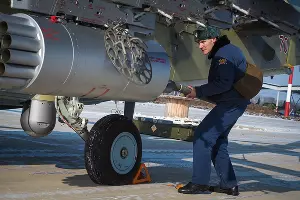 Подготовка вертолета Ка-52 к полету &copy;&nbsp;Виталий Тимкив, Юга.ру