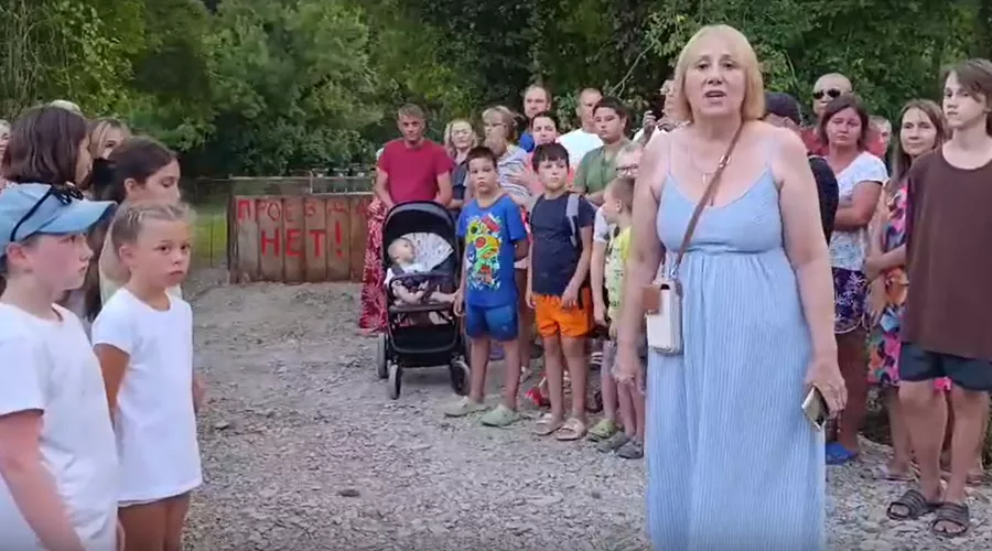  &copy;&nbsp;Скриншот из паблика &laquo;Красный ПолитОбзор&raquo; vkvideo.ru