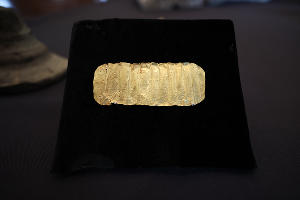 Золотая пластина IV века н.э.  © Фото фонда Олега Дерипаска «Вольное Дело»