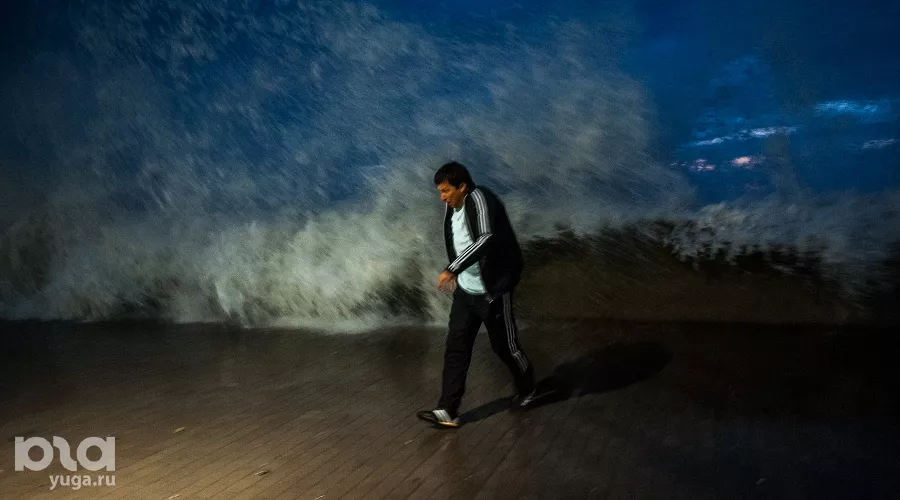 Шторм в Сочи &copy;&nbsp;Нина Зотина, ЮГА.ру