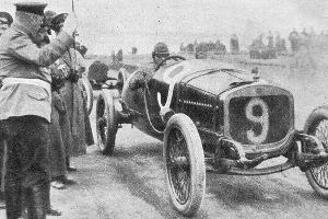 Иван Иванов. Старт Гран-при 1913 года © Фото из журнала «Нива» №25 за 1913 год, автор неизвестен