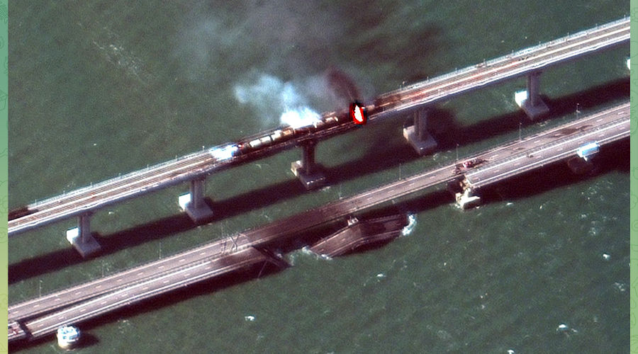 Последствия взрыва на Крымском мосту, спутниковый снимок компании Maxar © Скриншот телеграм-канала «Лентач», T.me/oldlentach
