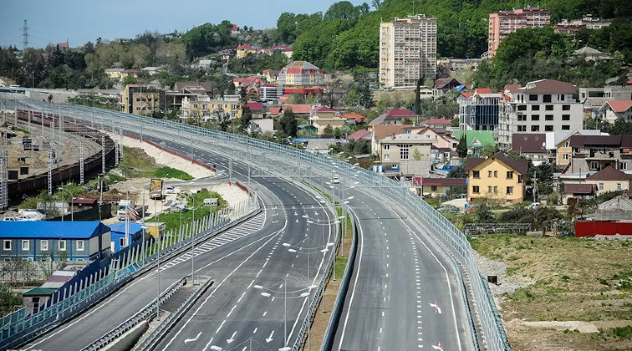 "Олимпийские" дороги Сочи  &copy;&nbsp;Нина Зотина, ЮГА.ру