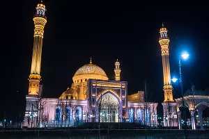 Мечеть «Гордость мусульман» в городе Шали &copy;&nbsp;Фото Елены Синеок, Юга.ру