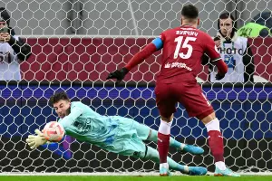 Голкипер ФК «Краснодар» Станислав Агкацев отражает опасный удар в матче с «Рубином» 10 ноября 2024 г. &copy;&nbsp;Скриншот публикации в телеграм-канале ФК &laquo;Краснодар&raquo;, T.me/fckrasnodar