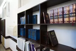 В краснодарской синагоге &copy;&nbsp;Фото Елены Синеок, Юга.ру