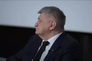 Александр Сокуров на закрытом показе «Сказки», организованном Ксенией Собчак  &copy;&nbsp;Скриншот youtube.com/@sobchak