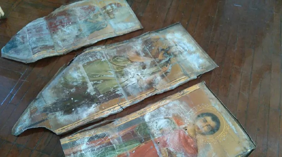 На крыше школы в станице Фастовецкой нашли древние иконы &copy;&nbsp;Фото пресс-службы администрации Тихорецкого района