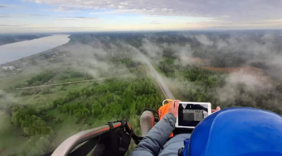 Фёдор Конюхов летит на мотопараплане из Архангельска в Новороссийск &copy;&nbsp;Телеграм-канал Фёдора Конюхова, T.me/konyukhovfedor